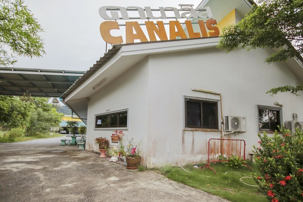 Фото Oyo 75310 Canalis Resort