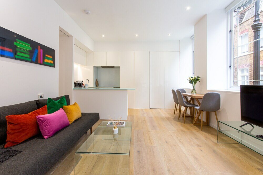 Фото 2 Bed 2 Bath Apartment Off Regent Street