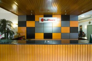 Гостиница RedDoorz near Pantai Falajawa Ternate