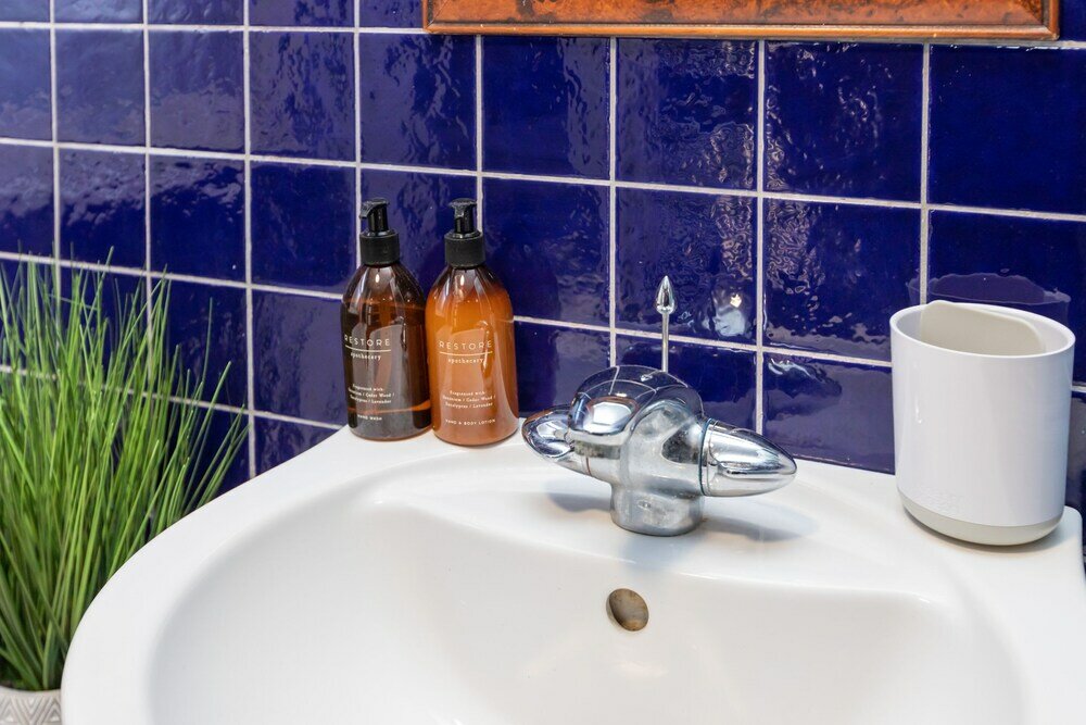 Фото Serene and Spacious 1 Bedroom Garden Flat in Clapton