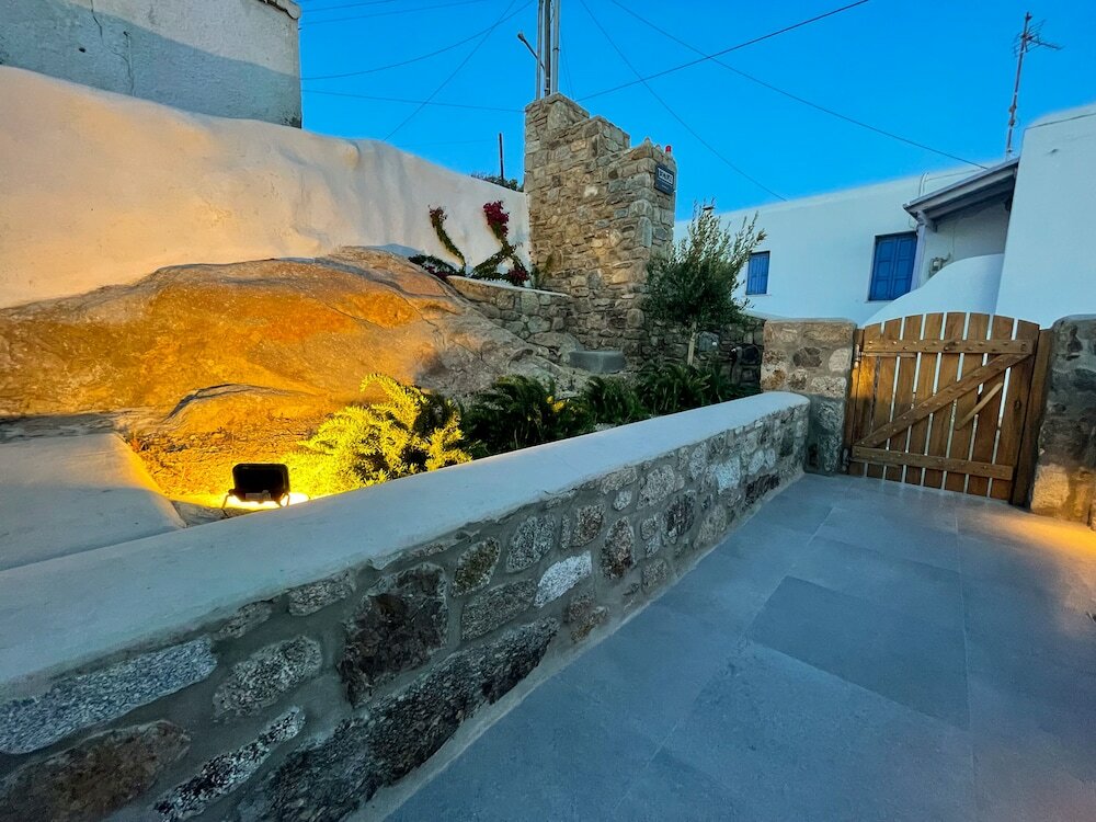 Фото Mykonos Dot Apartments