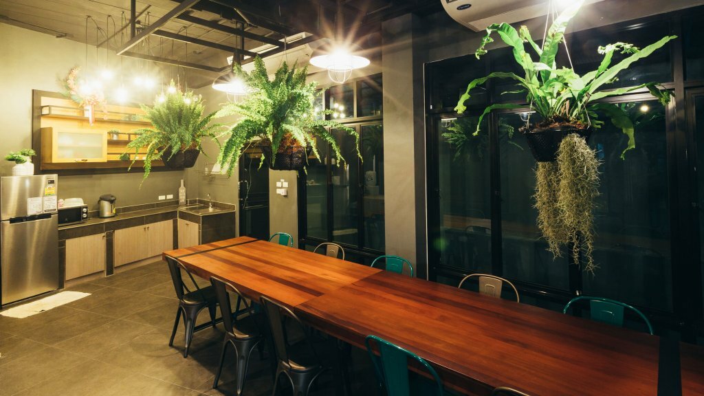 Фото Srisuksant Square