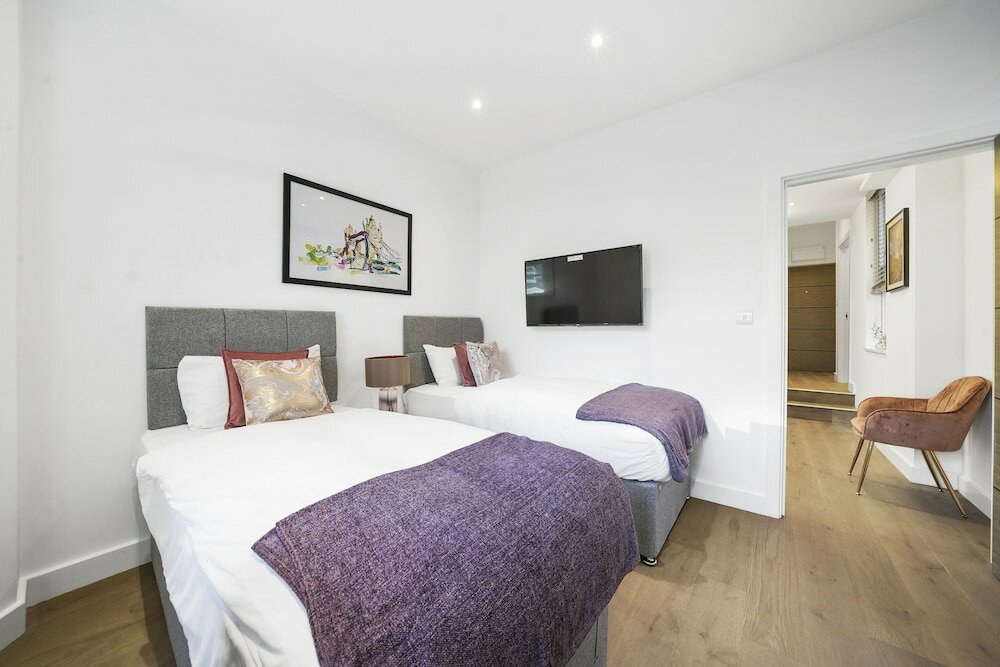 Фото Collingham Serviced Apartments
