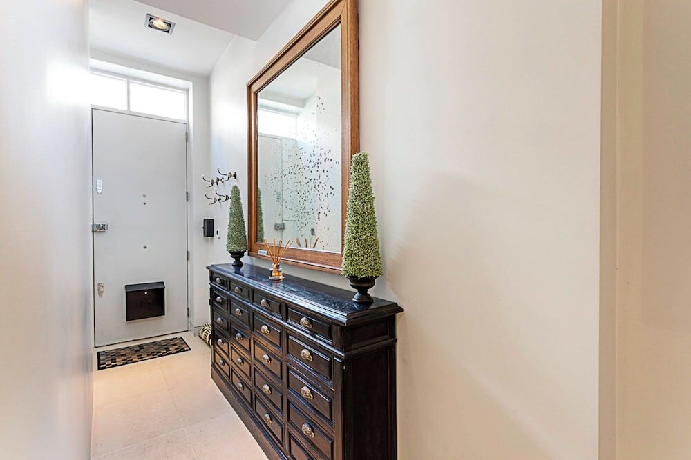 Фото Lavish Mews House - Notting Hill