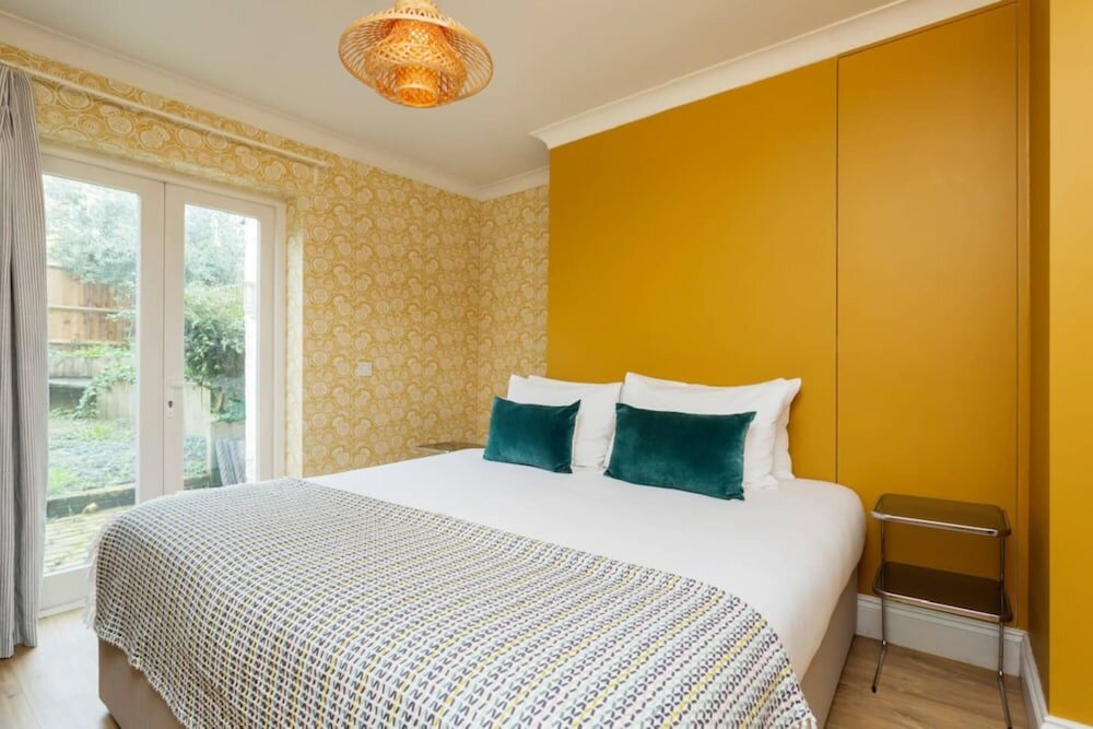 Фото Stunning 2 Bed Apt W Garden in Clapham