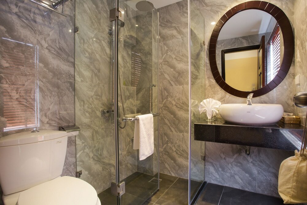 Фото Ambassador Hanoi Hotel & Travel