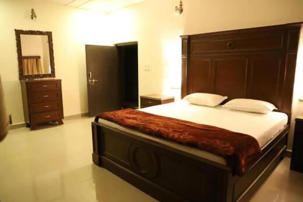 Фото Karnavati Retreat