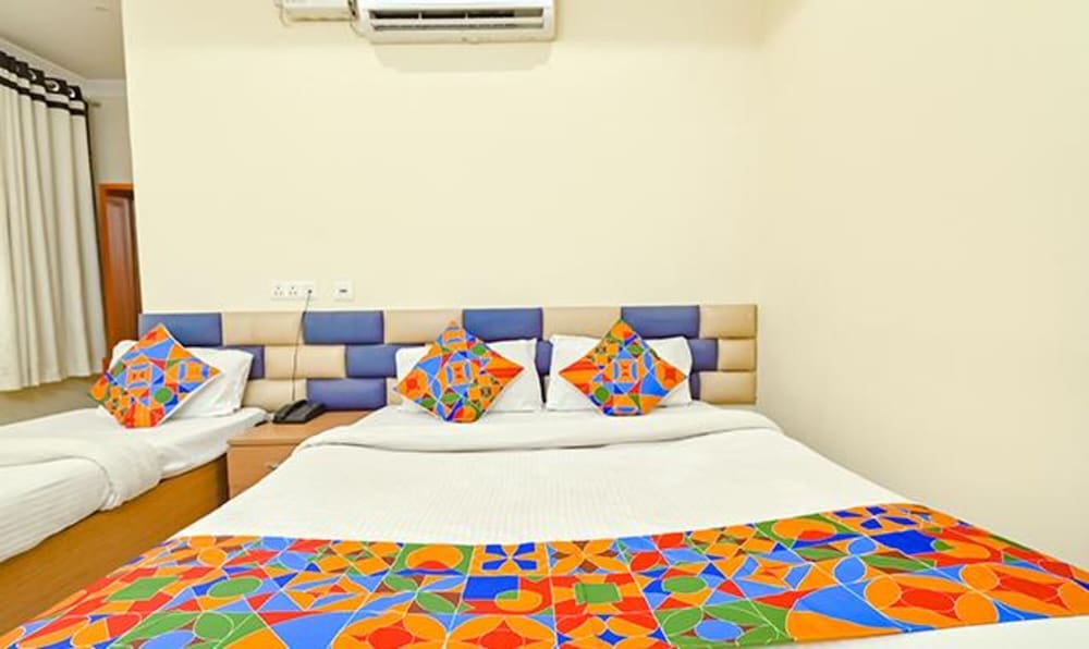 Фото Fabhotel Gns Suites