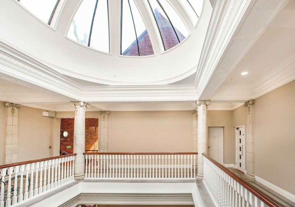 Фото Grand 1 Bed View & Parking by Opulent