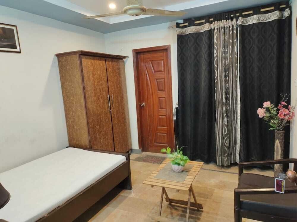 Фото Royal Residency Multan