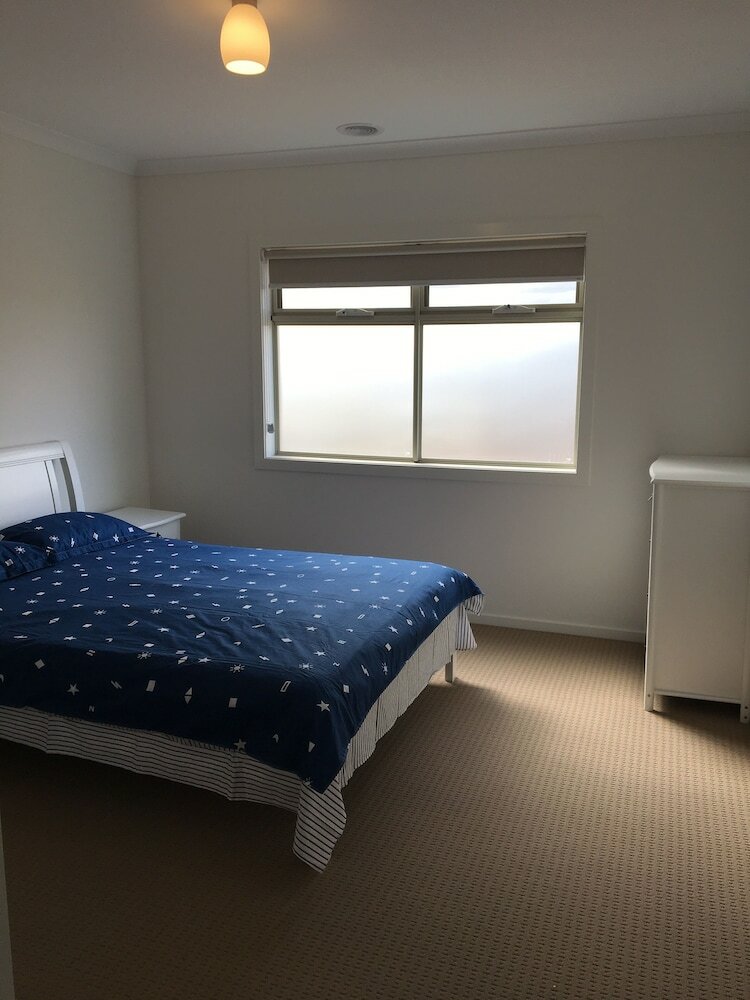 Фото Apple House Upper Point Cook