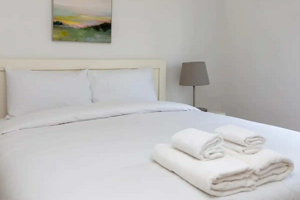 Фото Spacious & Welcoming 4bd House - Kennington