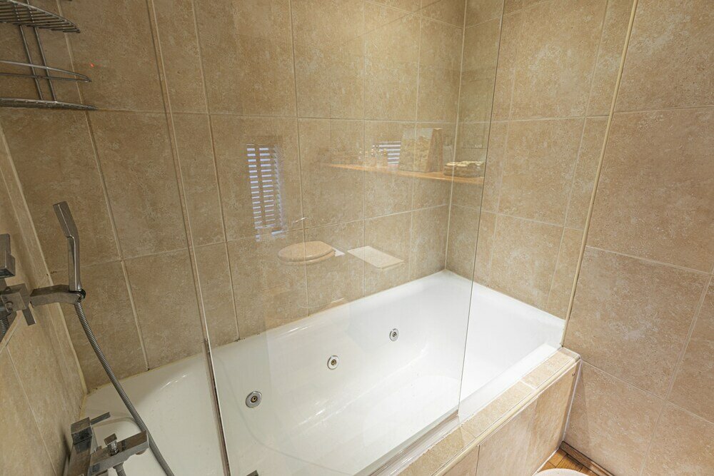 Фото Altido Artsy Studio Flat in Fulham near River Thames