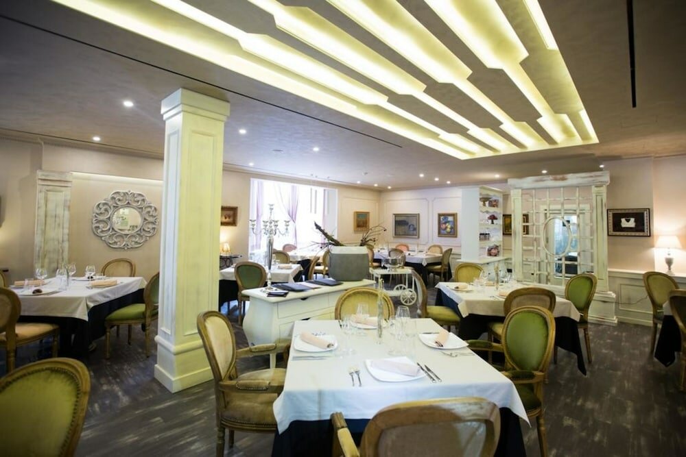 Фото Classic Hotel