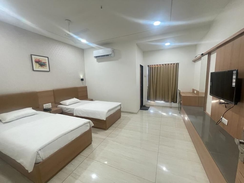 Фото Hotel Sparsh Inn Morbi