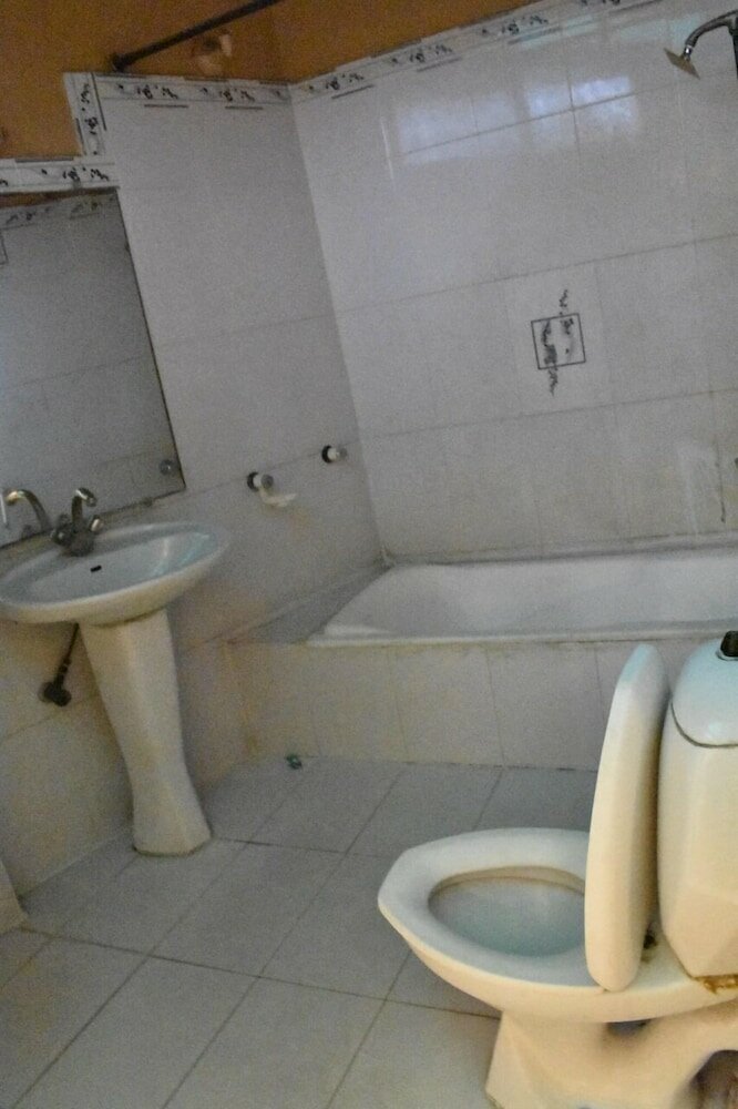 Фото Hotel Royal Gardens Jail Road