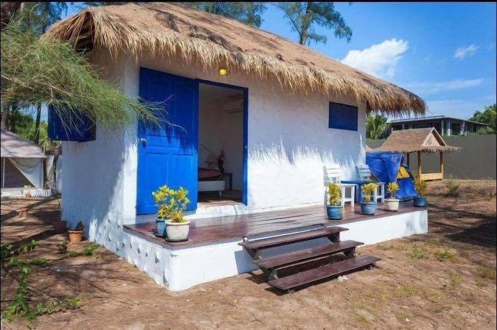 Фото Micky Monkey Beach Hotel Phuket Maikhao Thailand