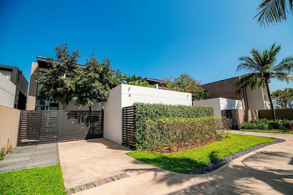 Фото Beachfront Villa Danang Beach