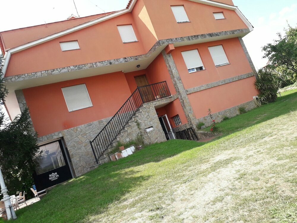 Hotel Pensión Nigran, Galicia, photo