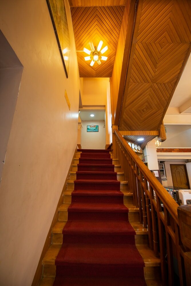 Фото Yangon Urban Hotel