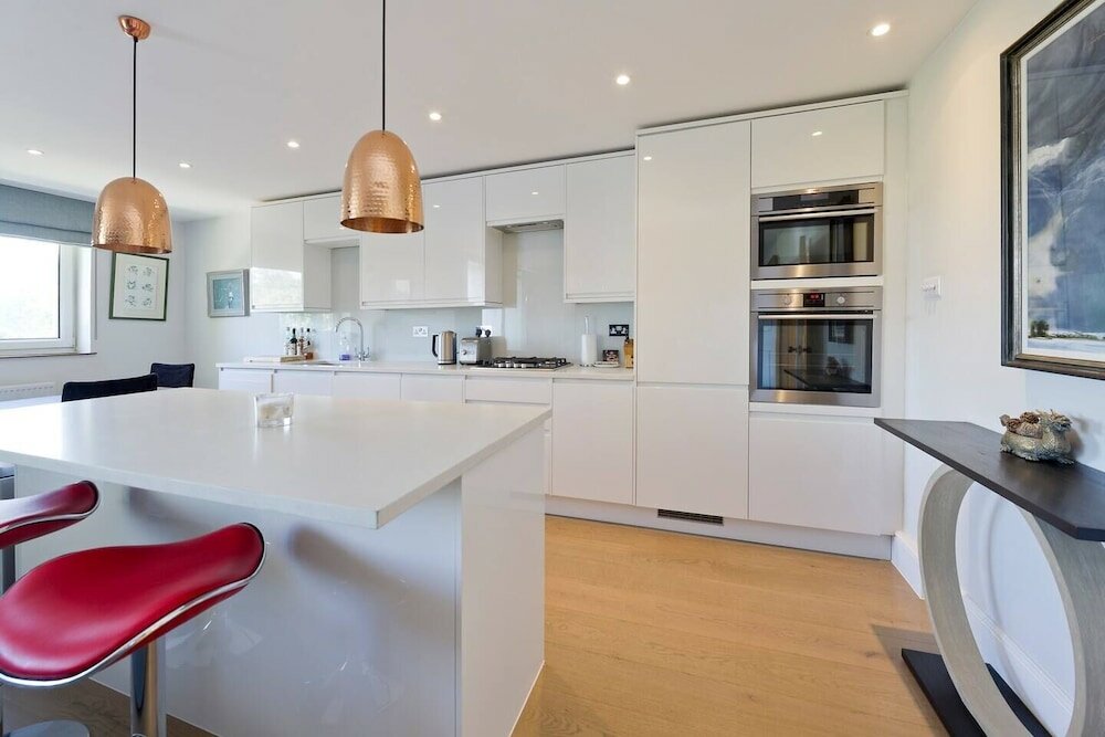 Фото Bright 2-bed Apartment in Fashionable Chelsea