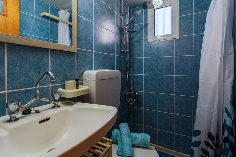 Фото Escape in the Forest, Cosy Chalet with Home Cinema