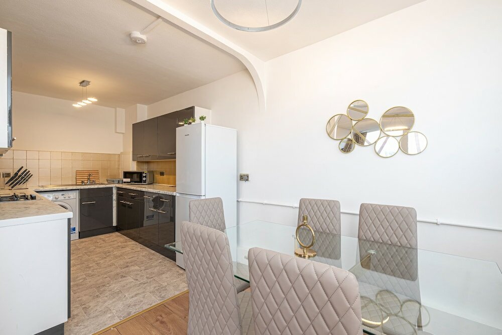 Фото Lovely Apartments in Landward Court