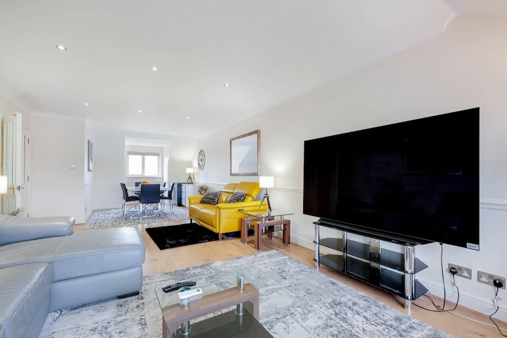 Фото Modern Bright Spacious 2 bed Barnet Apt