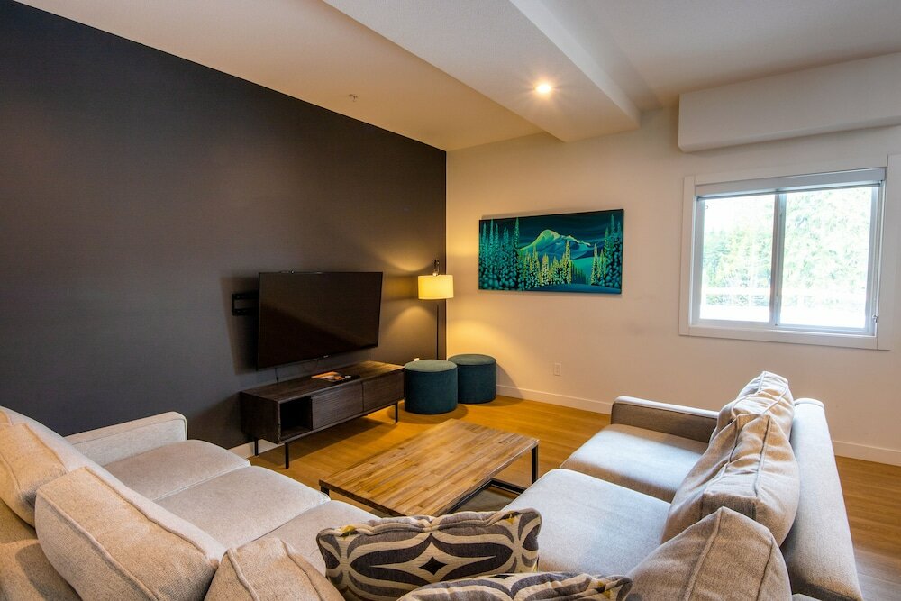 Фото Basecamp Resorts Revelstoke