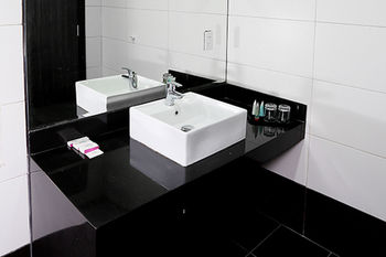 Фото Watheer Hotel Suite