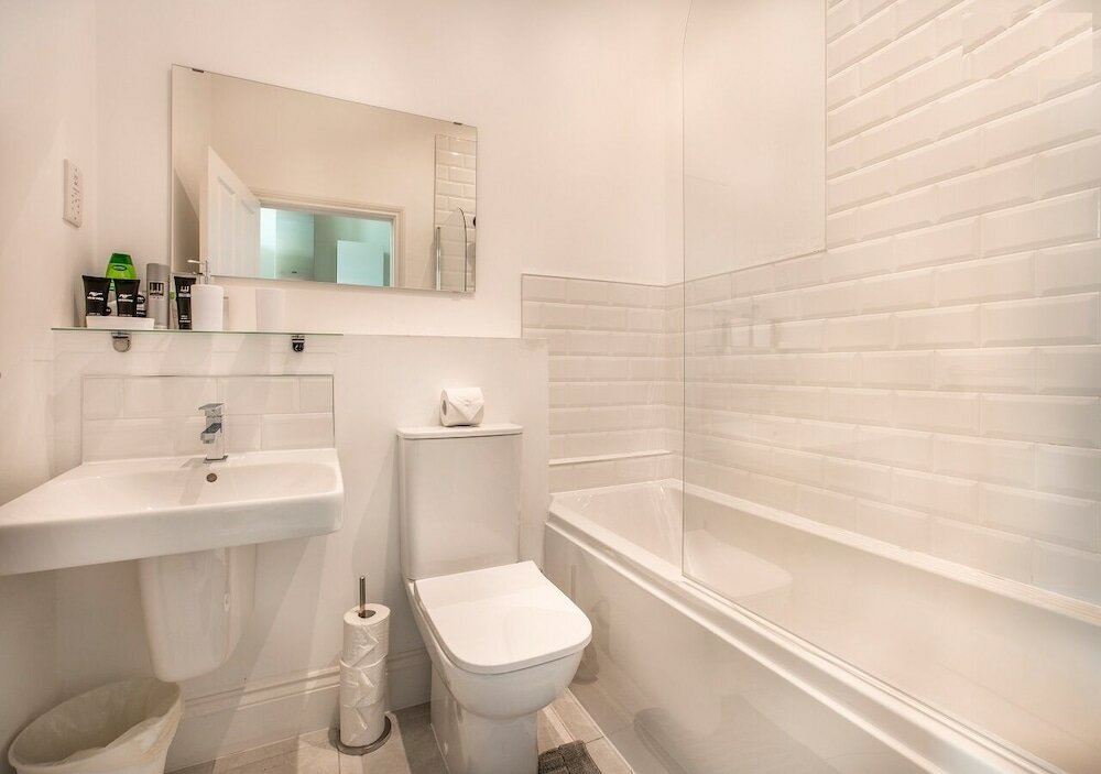 Фото Grand 1 Bed View & Parking by Opulent