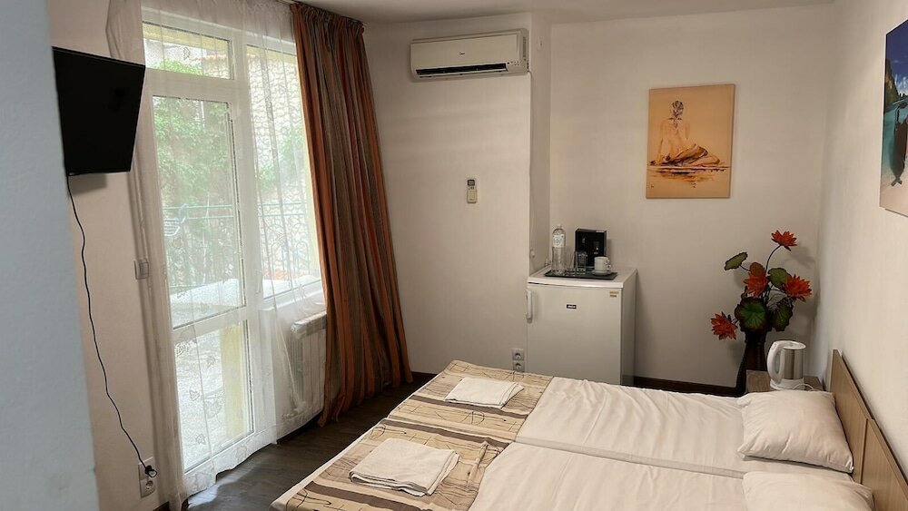 Фото Hayat Hotel Ltd