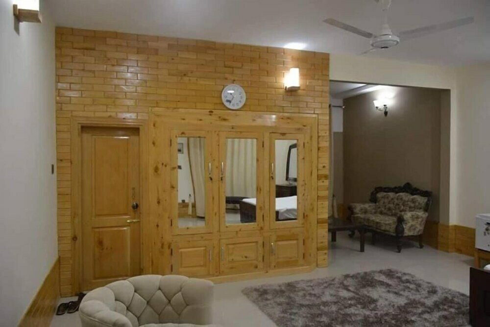 Фото Gahirat Castle