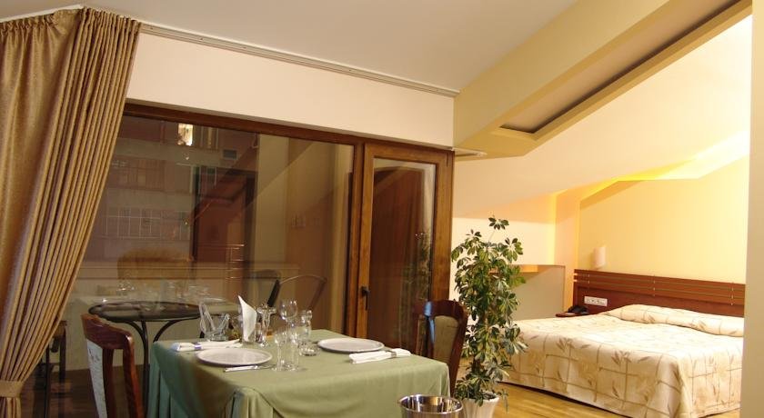 Фото National Palace Hotel