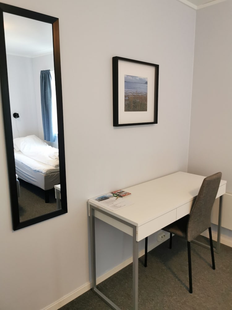 Фото Lofoten Overnatting - Leknes - Hostel