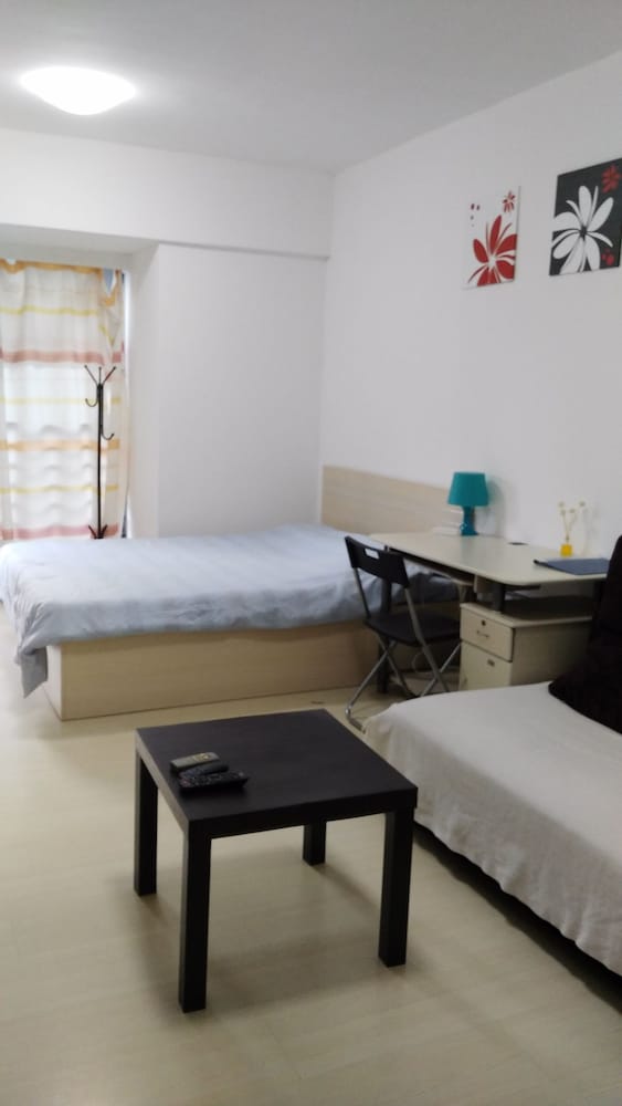 Фото Homehunter Short Term Apartment