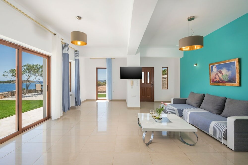 Фото Cap Bleu Seafront Holiday Home