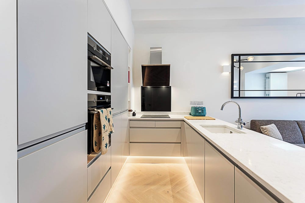 Фото Gorgeous Flat in the Heart of Acton