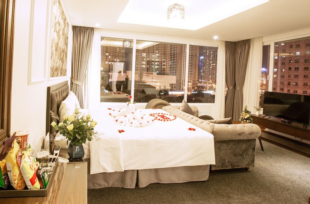 Фото Adeline Hotel