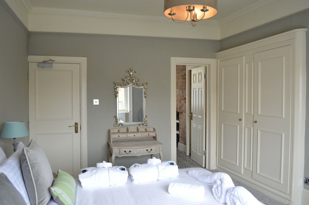 Фото The Crown Pub & Guesthouse