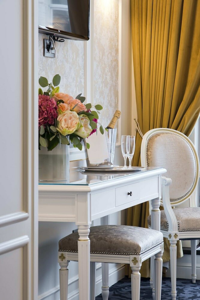 Фото Hotel St Pétersbourg Opéra & SPA