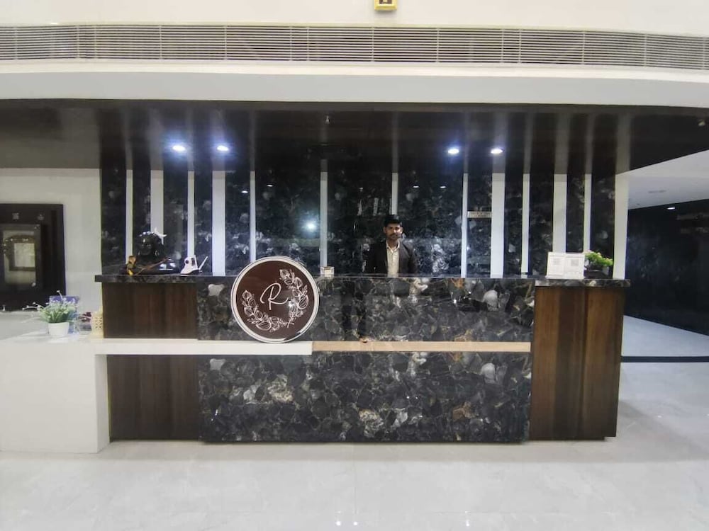 Фото Ratnapriya hotel and resort