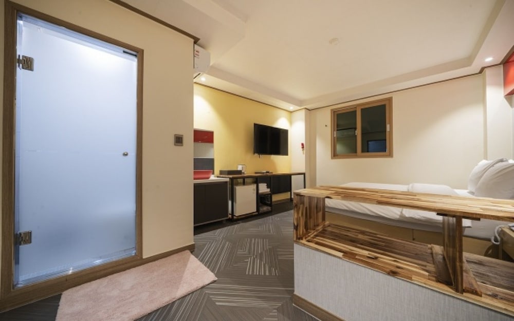 Фото Shinchon S Hotel