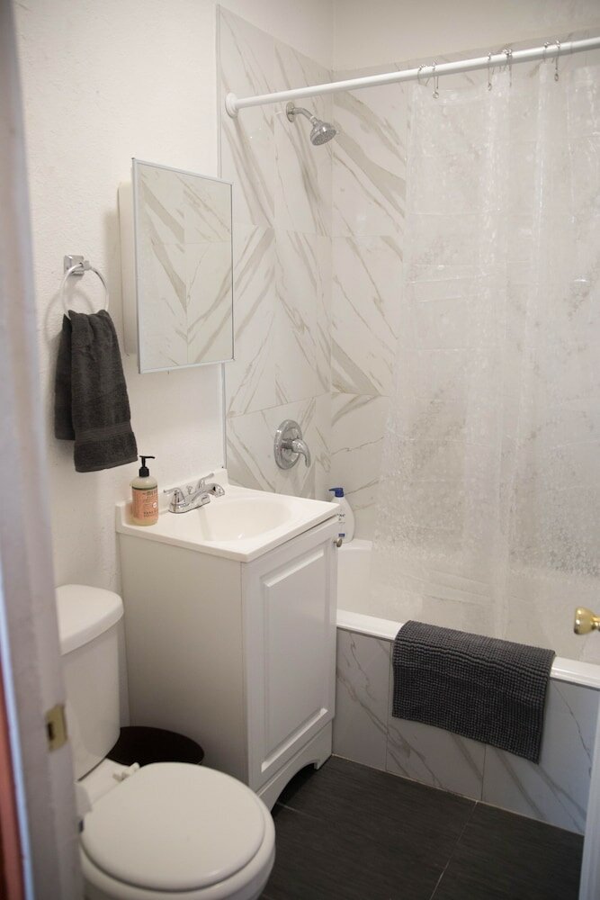 Фото Charming Studio in Beverly Boulevard! Sleeps 2!