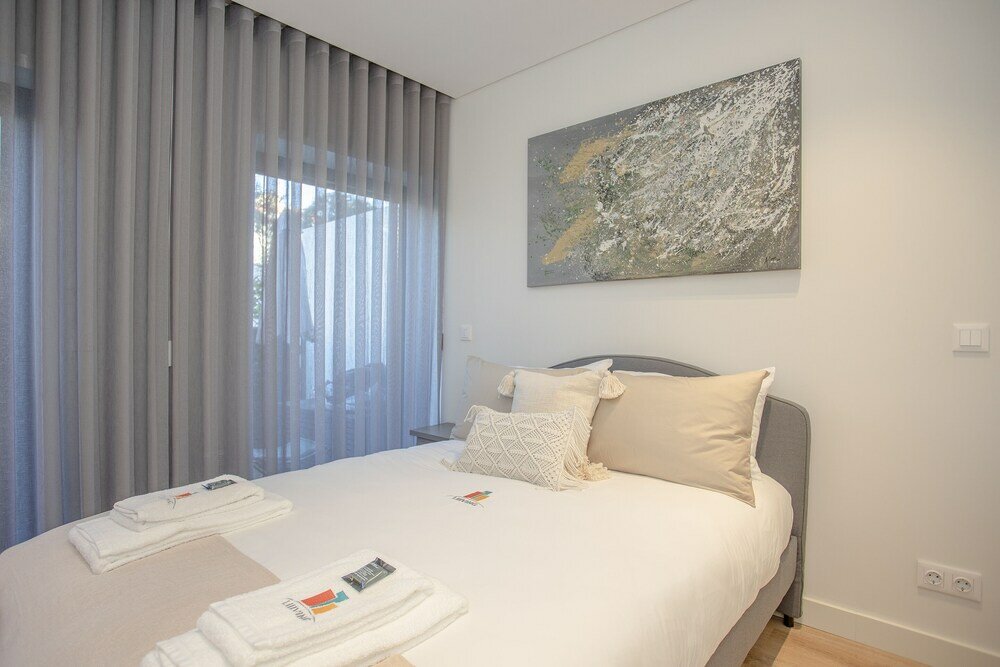 Фото Liiiving in Porto - Dragão Pool View