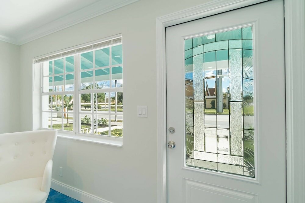 Фото Ocean Oasis Apt B, Downtown, Beach, Dog Friendly, Shops