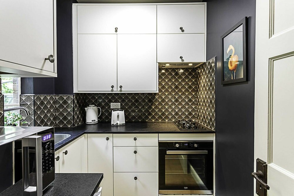 Фото Highgate Haven: A Beautiful Apartment