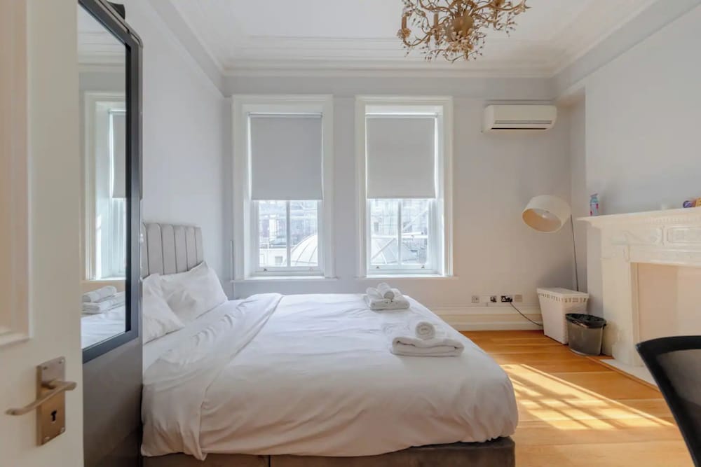 Фото Charming 2bd Flat by Hyde Park - Knightsbridge