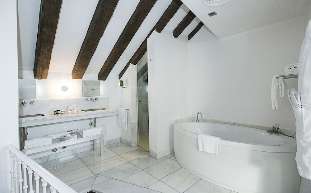 Фото Hotel Hospes Puerta de Alcalá