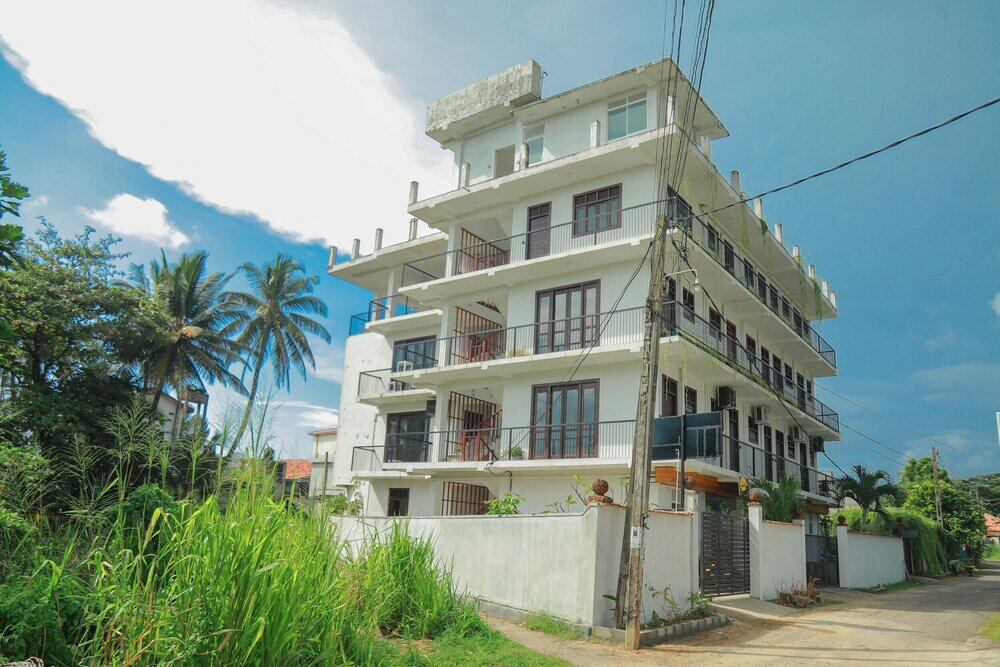 Фото Travellers Hotel Hikkaduwa